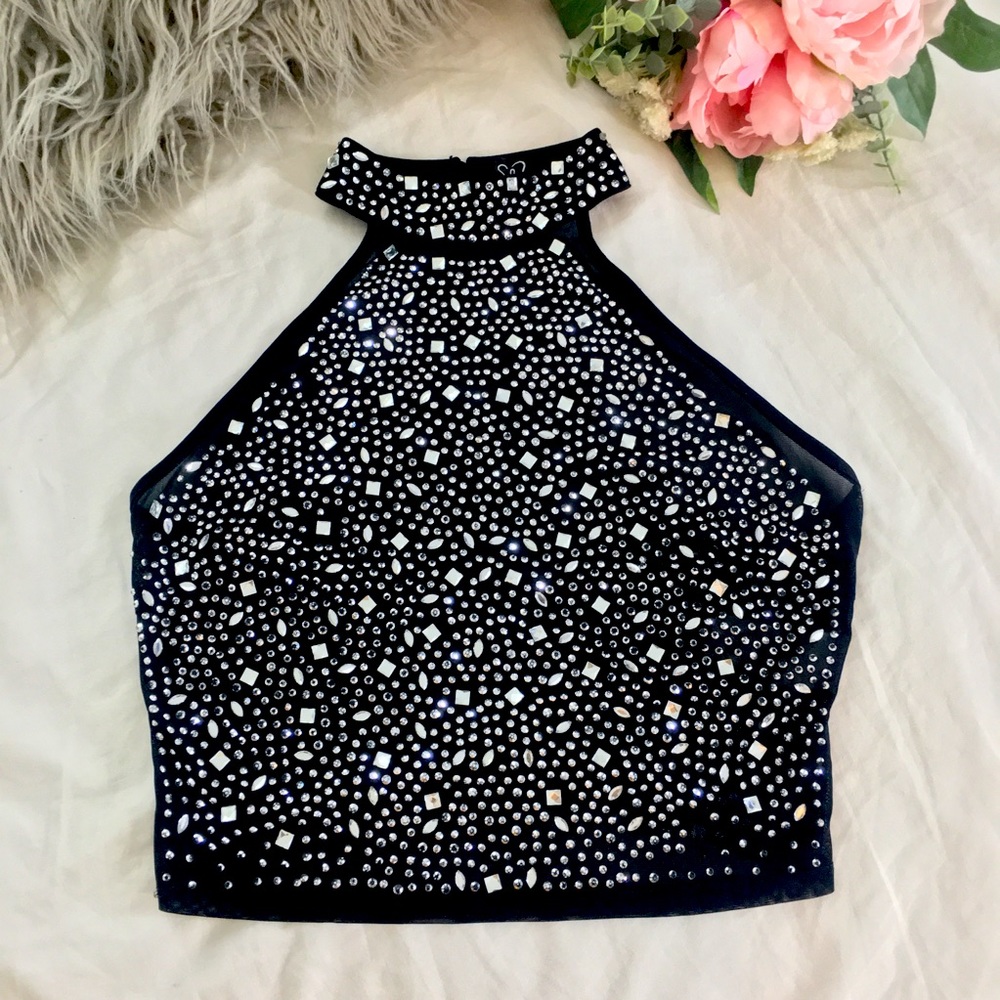 ✨Rhinestone halter crop top✨